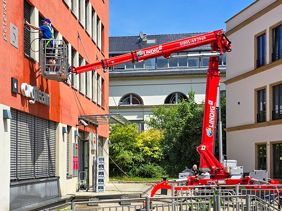 Glas- und Lamellenreinigung in Erfurt und Thüringen - Universal-Gebäudedienste Thomas Greth