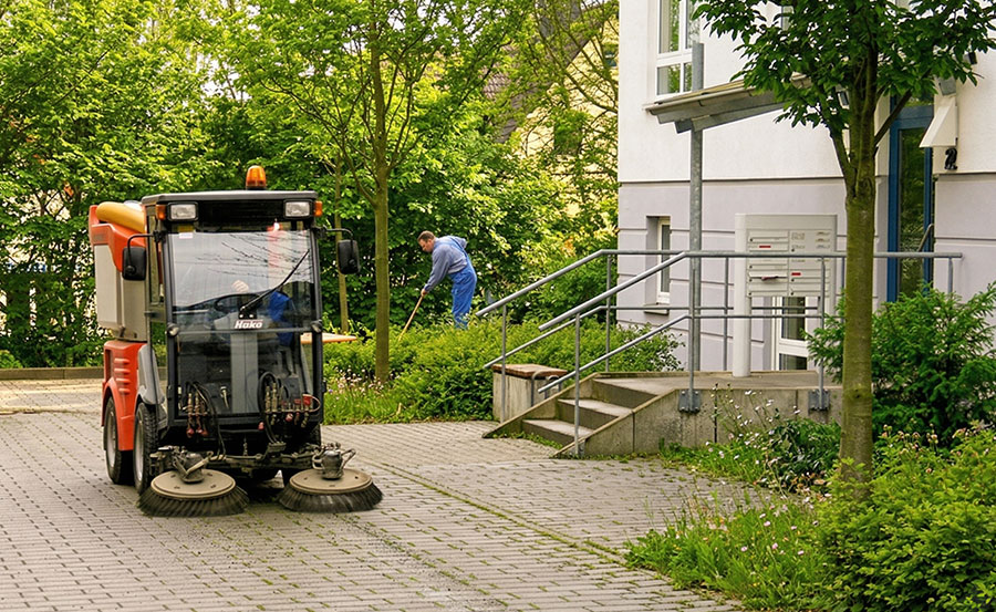 Landschaftspflege und Grünanlagenpflege in Erfurt und Thüringen - Universal-Gebäudedienste Thomas Greth