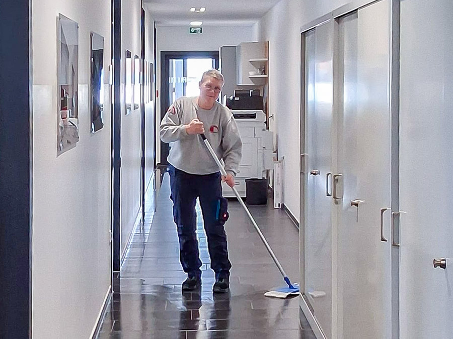 Grund- und Unterhaltsreinigung in Erfurt und Thüringen - Universal-Gebäudedienste Thomas Greth